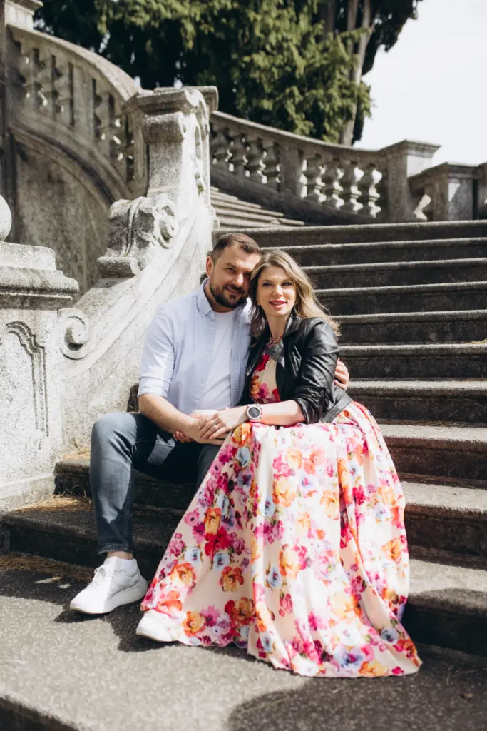 A couple on the stairs at Villa Carlotta in Tremezzo